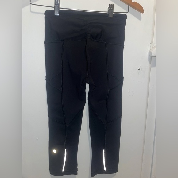 Lululemon hi rise cropped leggings size 2 - Picture 4 of 9